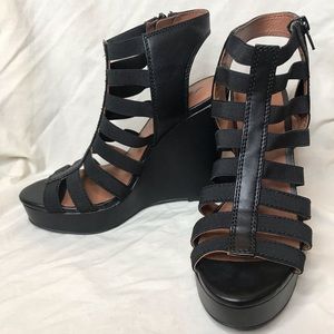 Lucky Brand platforms